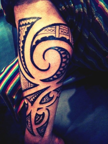 Hawaiian Tribal Leg Tattoo